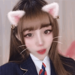 周末愉快呀，~
感谢扉页大哥的超火哟~
感谢甜甜的火箭哟~
恭喜加加囍提18级粉丝牌哟~[阿冷]