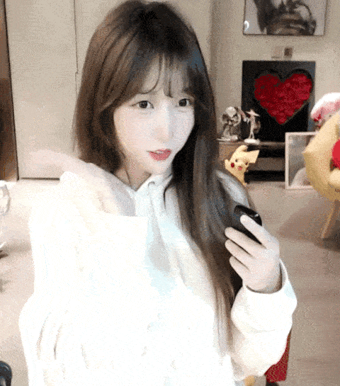 旭，你看我慌吗
