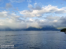 来到大理，一步一景
感谢洱海赐予我平和
让我能沉浸在知识的海洋。