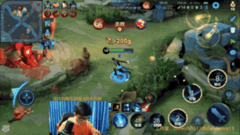 大家好，我是雪糕糕糕酱。27日国服铠“绝活哥”南瓜挑战百胜不料第一把竟翻车惨遭“小代”毒打，青铜局翻车到底是为何呢？下面我们来看看这局游戏的对局情况。

开局我们可以看到南瓜方选出了双射手的阵容，而对面阵容相对合理，这就为这把游戏埋下了伏笔。
双方和平开局，2分30秒第二波野区刷新，对面打野典韦看到南瓜铠状态不佳直接来到蓝区反野，南瓜队友前来支援，铠也是顺利拿下典韦人头。
前期南瓜的铠顺利破掉了三座外塔，来到9分钟，红区爆发团战，铠收下对面三个人头后继续与残血典韦对刚，不料被典韦反杀，近一万经济的凯竟打不过七千经济的典韦，此时南瓜深感震惊。
11分钟典韦来到野区反蓝，南瓜配合队友二换五团灭对面，破掉上路高地后南瓜准备一波但队友还在中路二塔，无奈即将对面复活南瓜放弃了一波的打算。
随着第二次破中路高地推水晶失败，南瓜方的局势由顺转劣。15分30秒对面拿下主宰队友开始点投降，此时的南瓜大喊“不要投降，别点”，单排的卑微不过如此。
18分钟趁对面回家补状态队友中路带着兵线发起进攻，南瓜发现了对面绕后的典韦团战一触即发，在收掉典韦后对面支援赶来一一将队友击破，一打四南瓜也难以挽回局面，仅剩下后羿独自面对四人，游戏提前宣告结束。
俗话说：“你炸鱼，我炸鱼，黄金秒变荣耀局。”南瓜百胜挑战倒在了第一把青铜局，有人说是阵容问题，有人说单排很难赢，还有人说青铜局不应该用高端局思路去频繁的开龙，大家认为南瓜青铜局翻车是什么原因导致的呢？ #南瓜挑战百胜第一把翻车剃头#[topic src="160419"]#南瓜挑战百胜第一把翻车剃头[/topic]