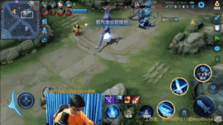 大家好，我是雪糕糕糕酱。27日国服铠“绝活哥”南瓜挑战百胜不料第一把竟翻车惨遭“小代”毒打，青铜局翻车到底是为何呢？下面我们来看看这局游戏的对局情况。

开局我们可以看到南瓜方选出了双射手的阵容，而对面阵容相对合理，这就为这把游戏埋下了伏笔。
双方和平开局，2分30秒第二波野区刷新，对面打野典韦看到南瓜铠状态不佳直接来到蓝区反野，南瓜队友前来支援，铠也是顺利拿下典韦人头。
前期南瓜的铠顺利破掉了三座外塔，来到9分钟，红区爆发团战，铠收下对面三个人头后继续与残血典韦对刚，不料被典韦反杀，近一万经济的凯竟打不过七千经济的典韦，此时南瓜深感震惊。
11分钟典韦来到野区反蓝，南瓜配合队友二换五团灭对面，破掉上路高地后南瓜准备一波但队友还在中路二塔，无奈即将对面复活南瓜放弃了一波的打算。
随着第二次破中路高地推水晶失败，南瓜方的局势由顺转劣。15分30秒对面拿下主宰队友开始点投降，此时的南瓜大喊“不要投降，别点”，单排的卑微不过如此。
18分钟趁对面回家补状态队友中路带着兵线发起进攻，南瓜发现了对面绕后的典韦团战一触即发，在收掉典韦后对面支援赶来一一将队友击破，一打四南瓜也难以挽回局面，仅剩下后羿独自面对四人，游戏提前宣告结束。
俗话说：“你炸鱼，我炸鱼，黄金秒变荣耀局。”南瓜百胜挑战倒在了第一把青铜局，有人说是阵容问题，有人说单排很难赢，还有人说青铜局不应该用高端局思路去频繁的开龙，大家认为南瓜青铜局翻车是什么原因导致的呢？ #南瓜挑战百胜第一把翻车剃头#[topic src="160419"]#南瓜挑战百胜第一把翻车剃头[/topic]