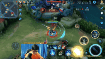 大家好，我是雪糕糕糕酱。27日国服铠“绝活哥”南瓜挑战百胜不料第一把竟翻车惨遭“小代”毒打，青铜局翻车到底是为何呢？下面我们来看看这局游戏的对局情况。

开局我们可以看到南瓜方选出了双射手的阵容，而对面阵容相对合理，这就为这把游戏埋下了伏笔。
双方和平开局，2分30秒第二波野区刷新，对面打野典韦看到南瓜铠状态不佳直接来到蓝区反野，南瓜队友前来支援，铠也是顺利拿下典韦人头。
前期南瓜的铠顺利破掉了三座外塔，来到9分钟，红区爆发团战，铠收下对面三个人头后继续与残血典韦对刚，不料被典韦反杀，近一万经济的凯竟打不过七千经济的典韦，此时南瓜深感震惊。
11分钟典韦来到野区反蓝，南瓜配合队友二换五团灭对面，破掉上路高地后南瓜准备一波但队友还在中路二塔，无奈即将对面复活南瓜放弃了一波的打算。
随着第二次破中路高地推水晶失败，南瓜方的局势由顺转劣。15分30秒对面拿下主宰队友开始点投降，此时的南瓜大喊“不要投降，别点”，单排的卑微不过如此。
18分钟趁对面回家补状态队友中路带着兵线发起进攻，南瓜发现了对面绕后的典韦团战一触即发，在收掉典韦后对面支援赶来一一将队友击破，一打四南瓜也难以挽回局面，仅剩下后羿独自面对四人，游戏提前宣告结束。
俗话说：“你炸鱼，我炸鱼，黄金秒变荣耀局。”南瓜百胜挑战倒在了第一把青铜局，有人说是阵容问题，有人说单排很难赢，还有人说青铜局不应该用高端局思路去频繁的开龙，大家认为南瓜青铜局翻车是什么原因导致的呢？ #南瓜挑战百胜第一把翻车剃头#[topic src="160419"]#南瓜挑战百胜第一把翻车剃头[/topic]