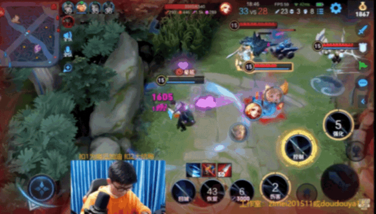 大家好，我是雪糕糕糕酱。27日国服铠“绝活哥”南瓜挑战百胜不料第一把竟翻车惨遭“小代”毒打，青铜局翻车到底是为何呢？下面我们来看看这局游戏的对局情况。

开局我们可以看到南瓜方选出了双射手的阵容，而对面阵容相对合理，这就为这把游戏埋下了伏笔。
双方和平开局，2分30秒第二波野区刷新，对面打野典韦看到南瓜铠状态不佳直接来到蓝区反野，南瓜队友前来支援，铠也是顺利拿下典韦人头。
前期南瓜的铠顺利破掉了三座外塔，来到9分钟，红区爆发团战，铠收下对面三个人头后继续与残血典韦对刚，不料被典韦反杀，近一万经济的凯竟打不过七千经济的典韦，此时南瓜深感震惊。
11分钟典韦来到野区反蓝，南瓜配合队友二换五团灭对面，破掉上路高地后南瓜准备一波但队友还在中路二塔，无奈即将对面复活南瓜放弃了一波的打算。
随着第二次破中路高地推水晶失败，南瓜方的局势由顺转劣。15分30秒对面拿下主宰队友开始点投降，此时的南瓜大喊“不要投降，别点”，单排的卑微不过如此。
18分钟趁对面回家补状态队友中路带着兵线发起进攻，南瓜发现了对面绕后的典韦团战一触即发，在收掉典韦后对面支援赶来一一将队友击破，一打四南瓜也难以挽回局面，仅剩下后羿独自面对四人，游戏提前宣告结束。
俗话说：“你炸鱼，我炸鱼，黄金秒变荣耀局。”南瓜百胜挑战倒在了第一把青铜局，有人说是阵容问题，有人说单排很难赢，还有人说青铜局不应该用高端局思路去频繁的开龙，大家认为南瓜青铜局翻车是什么原因导致的呢？ #南瓜挑战百胜第一把翻车剃头#[topic src="160419"]#南瓜挑战百胜第一把翻车剃头[/topic]