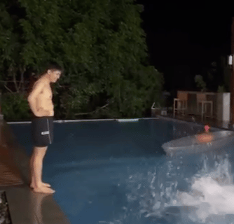 [user src="31q72koO9w9J"]@DL丶拖米[/user] 米哥爱了吗❤️
7.22表情包集锦🥳[topic src="182405"]#三亚表情包大赏！主播：谢谢喜爱求放过[/topic]