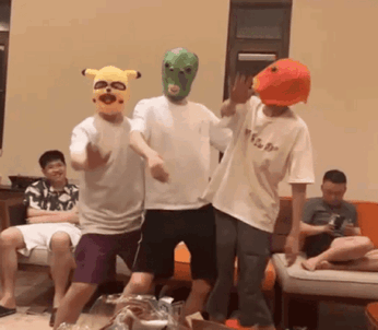 [user src="31q72koO9w9J"]@DL丶拖米[/user] 米哥爱了吗❤️
7.22表情包集锦🥳[topic src="182405"]#三亚表情包大赏！主播：谢谢喜爱求放过[/topic]