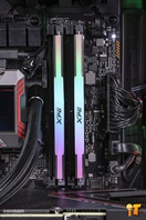 【80it电脑网】华硕TUF 502纯黑弹药库无立柱海景房+七彩虹4070火神装出来的效果你们喜欢嘛[色]感谢北京薛先生的支持[抱拳]
CPU ：intel i5 13600KF
散热 ：瓦尔基里E360 LOKI VK 黑
内存 ：威刚SPECTRIX D50 32G 3600 套 灰
固态 ：西数2T SN770 M.2 黑盘
硬盘 ：希捷ST2T 7200
主板 ：华硕TUF GAMING B760M-PLUS WIFI D4
显卡 ：七彩虹4070 Vulcan 12G
电源 ：安耐美GX750DF 金牌全模 ATX3.0
机箱 ：华硕TUF GAMING GT502 黑 无立柱版
风扇 ：骨伽灵镜 正向 黑
风扇 ：骨伽灵镜 反向 黑*6
配件 ：风扇集线器 
配件 ：灯光集线器