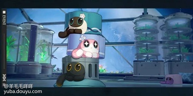 第二天一早，老奶奶就带着素裳去了图书馆，给她借了一些名著和课本。

可是，素裳看了一会儿就开始皱起了眉头。她看得懂字，但是那些文字里很多都是她从来没见过的生僻字。她不禁抱怨道：“老奶奶，这些书上的字儿真怪，不如你给我念念看吧。”

老奶奶见状，只得耐心地给素裳解释起来：“这个字儿叫‘薤’，这个字儿叫‘蜗’，连起来就是浮生一薤露，蜗角争是非……”

素裳边听边点着头，自顾自地说道：“我懂了我懂了，浮生一露水，蜗牛争是非。”

老奶奶被素裳逗乐了，她说：“小猫咪，学文化可不能这样学啊，要认真才行。”

素裳却一脸坚定地说道：“没事，我学不会大文化，那就学些小文化嘛。只要记住了意思，在生活中好好应用，比如洒脱啊礼让啊，不就很好了嘛。”

老奶奶被素裳逗得哈哈大笑。她发现，素裳虽然不懂文化，但是她的纯真和乐观却有一种特殊的感染力。比起空学知识，这种应用才是更重要的。于是，老奶奶决定以实践为主题，接地气地教她了。

后来，素裳成了罗浮仙舟上出了名的小猫侠。她用自己的方式助人为乐，虽然不懂大道理，却懂得什么是真正的侠义心肠。每当有人问她怎么做到的时候，素裳便会自信地回答道：“我也不知道，我只知道要用心去领悟！”[topic src=&#34;194115&#34;]#崩坏：星穹铁道[/topic][topic src=&#34;225680&#34;]#星穹铁道同人文[/topic]