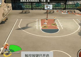 新人物CG-伊娃上线以来，好多玩家都喜欢上了这个女性球员，不单单因为其外表“清纯可爱”，还因为她的独门绝技“低平传球”，犹如一把手术刀，精准的撕开对手防线，助攻队友轻松得分。下面带来CG伊娃球员攻略，领略一下她在球场上的风采。

一、球员特点
伊娃的天赋属性还是很不错的，绿色“对抗”、“传球”强化，保证了其过人时不易被撞倒，而且加强了其传球速度和成功率。蓝色“三分”强化保证了其外线的火力。
橙色天赋“助攻精灵”，则是伊娃的核心技能。
1、小幅度增加2分球和3分球的投篮命中率。实测中伊娃的3分水平虽没达到一线SG的高准度，但着实不算弱，此时，假如接到木木的传球（接球人短时间内增加2分球、3分球投篮命中率），简直就是如虎添翼，空位3分将异常的精准。
不过，需要注意的是伊娃的颜射能力一般，不要顶着干扰强行投篮。此外，伊娃的2分球在后卫中，命中率也属靠前水平，连续命中效果十分不错。配合木木，中投命中率将非常恐怖。

2、拥有精准长传能力，传球失误率降低，且所有传球均为低平球，不会被空中拦截。这个天赋真的非常优秀，使用伊娃时，你不用考虑是否传高球会被CF拦截，还是传低球被对面后卫轻易的自然断，还是队友接不住球的尴尬，伊娃的传球十分舒服，队友接球也舒服。