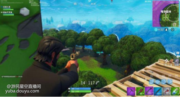 提到《堡垒之夜》，想必你很难不知道它的名声，我们几乎每天都能从各大游戏网站看到有关它的报道。最让广大玩家乐此不疲的是《堡垒之夜》中特殊又丰富的PVP玩法。

如果说之前的大逃杀类游戏是写实类的，那么《堡垒之夜》就是美漫风格的射击游戏，建筑物和角色选择也颇具漫画风格，没有血腥暴力的对战画面，玩起来总有一种清新自然的感觉。

在《堡垒之夜》中成为高手，除了敏锐的反应和扎实的枪法外，对于游戏机制也要了如指掌。《堡垒之夜》中的武器种类十分丰富，从手枪到火箭炮应有尽有，需要注意的是，游戏的子弹飞行时间十分明显，它们在长距离作战上并不会让你在准星的范围内击杀敌人，玩家需要通过飞行速度和弹道来提前预判，十分考验技术。而武器也分三六九等，品质越高的武器伤害就越高，当然，前提是你能找到它们。

游戏中的建造系统绝对是《堡垒之夜》的一大特色，也是该游戏最大的创新点之一。虽然游戏仅提供了墙、地板、楼梯、房顶四种建筑，但是在编辑系统下，这些建筑的可塑性很强，你可以在墙上开窗挖门，又或者做一个回旋楼梯，能造出怎样形状的建筑完全取决于玩家自己。而因为整张地图凹凸不平，想要躲过风暴，像楼梯这样的建筑可以让你快速上山化险为夷。

《堡垒之夜》快节奏的战斗风格和丰富而充满随机性的武器系统，足以保证玩家在每一次战斗中，都乐趣十足，极具创新的建造系统，大大扩展了游戏的玩法内容，每两个月一赛季的大型更新内容，持续刺激着玩家的新鲜感。