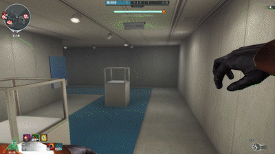 1、玩法特色介绍
区别于爆破模式的射击竞技玩法，小丑惊魂夜是主打社交推理的休闲玩法。各位玩家无须持枪射击，而是需要通过观察、讨论、推理找出隐藏在身边的斯沃特卧底，或者隐瞒、欺骗、伪装自己的斯沃特身份，进而获取胜利，是一个考验观察能力、推理能力以及策略意识的趣味玩法。
因此，打开语音交流是小丑惊魂夜玩法必不可少的环节，只有与其他玩家进行充分地讨论沟通，才能更好地感受到玩法乐趣。也建议各位玩家与小伙伴们开黑游玩，可以获得远超路人局的欢乐游戏体验。
需要注意的是，在小丑惊魂夜玩法中，只有在密谋会期间才能与其他玩家打字或语音交流，按键发言则需要按下F3键，而非V键。

下面就让我们开始一起了解一下，小丑惊魂夜的具体玩法吧！

2、阵营目标及整体玩法
小丑惊魂夜玩法中，多数玩家会被分配至【小丑阵营】，少数玩家会被分配至【斯沃特阵营】。所有阵营的玩家外表均为小丑模样。

其中【小丑阵营】无法进行攻击（普通小丑），需要在限时内完成地图上的全部蓝标任务，


或者通过【密谋会】投票淘汰全部的斯沃特玩家，方可获取胜利。

而【斯沃特阵营】可以进行攻击，需要阻拦小丑在限时内完成任务，或者通过攻击技能淘汰小丑阵营玩家，直至存活的小丑玩家与斯沃特玩家数量一致。

由于所有玩家外表均为小丑模样，难分敌我。小丑玩家需要尽可能抱团行动，避免落单被斯沃特逐个击破，同时细心观察其他玩家的行为表现，找出疑似斯沃特的玩家。

斯沃特玩家则要假装在完成任务，隐藏自身的斯沃特身份，并在不被发现的情况下，利用攻击技能淘汰小丑玩家。

3、角色技能及玩法介绍       3.1、小丑阵营
小丑阵营具有2种不同角色，普通小丑、小丑精英。
其中大部分玩家为普通小丑，无法发动攻击，只具有完成蓝标任务、发起密谋会进行讨论投票的能力。

小丑完成任务，需要前往地图各处的蓝标按下E键，然后根据提示进行操作。该蓝标任务分为多种类型，均具有不同玩法，只有按要求操作，方可完成任务。需要注意的是，即使是被淘汰的小丑，也要继续完成剩余任务帮助小丑阵营获得胜利[topic src="117962"]#攻略专区[/topic][topic src="25505"]#小丑[/topic]