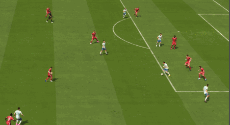 梅西在FIFA22中感觉地位会比FIFA21高一些，因为五星花式没有那么强了，基本上大部分过人动作，四花都能完成，梅西的左摇杆盘带应该是全FIFA最灵活且变态的，FIFA22依旧如此，并且FIFA22我感觉传球数据更加重要了，所以还是挺看好FIFA22的梅西，希望EA不要削他的速度和体能了！