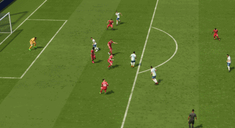 梅西在FIFA22中感觉地位会比FIFA21高一些，因为五星花式没有那么强了，基本上大部分过人动作，四花都能完成，梅西的左摇杆盘带应该是全FIFA最灵活且变态的，FIFA22依旧如此，并且FIFA22我感觉传球数据更加重要了，所以还是挺看好FIFA22的梅西，希望EA不要削他的速度和体能了！