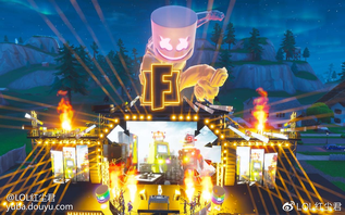 2019年，《堡垒之夜》曾用一种“特殊的方式”将全球百大DJMarshmello（棉花糖）请到了游戏中，为玩家开办了一场别开生面的新奇虚拟演唱会。一时间，游戏中的氛围被渲染到了极致，并因此吸引到了来自全球数以千万计玩家的关注，并给玩家带来了完全不输线下的真实体验。

纵使棉花糖的演唱会已经结束许久，但它却给玩家心中埋下了一颗“躁动不安”的种子，作为这场演唱会的亲历者，这场演唱会所带来的震撼令我久久无法释怀，我时常在想，人家国外的游戏演唱会能做的那么燃，咱国内游戏有没有可能也开办一场令人震撼的沉浸式虚拟线上演唱会呢？就在今天，他来了。

9月17日，《梦幻新诛仙》手游向玩家宣布，他们请到了国内殿堂级摇滚歌手汪峰，并将于9月25日举办一场别开生面的虚拟线上摇滚演唱会！前者《梦幻新诛仙》是一款仙侠题材开放大世界游戏，而后者汪峰则是人气极高的知名摇滚歌手，老实说，看着如此“极具反差”的搭配，我已经开始期待了。

随着音乐人汪峰加盟新梦诛消息的曝光，其所要演唱歌曲的曲目也随之曝光，没错，正是八年前的那首经典神曲《一起摇摆》。作为一首经典单曲，《一起摇摆》旋律动听歌词朗朗上口，曲中那句“忘掉酒醉的甜蜜谎言，不要在等待无法实现的事情”曾给不少迷途之人指引方向，那句不断重复且震撼十足的“一起摇摆”也曾带给不少听众快乐。

在仙侠世界里举办“摇滚演唱会”？看着这样的组合我是又惊又喜，要知道在业界，似乎还没有哪款游戏能将这两种元素融为一体，新梦诛是独一档，因此，我们有理由相信，《梦幻新诛仙》在仙侠世界所举办的这场现代演唱会必将会为玩家带来前所未有的新体验。

25日，汪峰将化身线上虚拟人物“降临”新梦诛昌河城，为全服所有玩家带来十分震撼的视觉、听觉盛宴，届时，玩家可以乘坐新版本坐骑前往昌河城，并可在演唱会现场近距离观摩偶像。据说在演唱会期间，天空还将散落大量红包雨、神兽等道具奖励，边听演唱会还能边领奖励？这才是《梦幻新诛仙》的正确打开方式。

倘若你也是汪峰老师的粉丝并想体验沉浸式演唱会，那么不妨静候9月23日新版本降临，并自行进入游戏体验吧。[topic src=&#34;83324&#34;]#游戏杂谈[/topic]