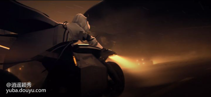 从画面上来看，
没有爬墙应该不是开放世界，是箱庭吧。
视角似乎是锁定的。
角色后面会跟着一个角色，不知道这个是好友联机还是自动跟随，看起来像后者。
没有出现战斗画面，不知道会不会是回合制，还是跟隔壁新游那种来回控制的。
看了一下官方号的动态，还在招人，进度可能在百分之二十左右
我感觉鹰角似乎是在借此招人?顺便展示一下的游戏的，说句不好听的，最后那个实机我没看出多少东西，无论是原神还是鹰角新游星辰，预告里，或多或少起码什么战斗方式总能看出来，但终末地这个，我看不出来是什么战斗方式。[topic src=&#34;163111&#34;]#明日方舟衍生游戏公布概念CG[/topic]