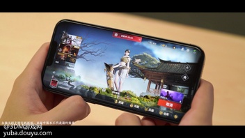 在网易520发布会的永劫无间环节中，《永劫无间》制作人关磊带来了《永劫无间手游》开发进展的介绍，并首次公开了一小段开发中实机画面。
据关磊介绍，手游已经经历了近一年的技术力积累和人员扩充，目前开发进展顺利，此次手游开发团队同样属于24工作室旗下。
据发布会内容表示，《永劫无间手游》将会致力于在给玩家带来端游的操作感的同时，让更多没有体验过端游的玩家轻松上手。画面品质也基本做到了高配对标端游，主流机型都能流畅游玩的标准。从实机画面中可以看到，手游操作起来十分流畅，可以看到蓄转振、闪避、季沧海“颠勺”、远程武器攻击等与端游基本一致的内容。但战斗UI本次实机画面暂未展示，据悉手游版本做出这些操作将很简单。
《永劫无间手游》目前已经于过年前在TapTap平台和官网开启了预约，测试将尽快开始，感兴趣的玩家们可以关注手游的官方微博获取更多信息。
视频截图：[topic src=&#34;173984&#34;]#《永劫无间》手游实机画面首度曝光[/topic]