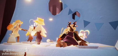 这个蜘蛛斗枯角，开始坐俩位置中间举蜡烛，一个饭团都没烧着，饭团就落他身旁也不起来烧一下

来个小黑，一进去就坐他怀里了，小黑来了蜘蛛斗立刻就叭叭叫了几声（你没挂机你不举蜡烛不烧饭团？）
他俩这姿势唠了一会儿，小黑放了个盆，蜘蛛斗开始弹琴

饭团掉了？不过管我大艺术家甚么事？我弹琴给各位观赏各位还不赶快给我烧饭团？
我在他边上始终比问号，他把琴收起来不弹了，我回位置继续举蜡烛（我带了盆接着又举了蜡烛），接着隔壁饭团掉了，他总算起来去烧饭团了，把饭团踢掉墙角烧了????????????太妙了你????????????
最终一张图中间那个桌子中间背吉他的从一进去就没动过位置，一个饭团都没烧，也不是啥好玩意，但他跟蜘蛛斗枯角比起来还差了点，反正卧龙凤雏吧。