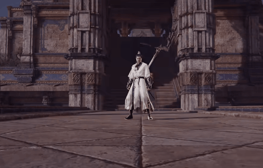 千呼万唤始出来，岳山的变身皮肤终于要上线了。就在刚刚永劫官方发出了消息，新的金乌纪主题皮肤要上线了，其中就有一个是关于岳山的变身皮肤，看到这个消息我真的是太激动了，原来二郎神是真的。永劫官方搞中华传统文化真的很难让人不赞啊。

这个二郎神我真的不知道该怎么形容，威武，霸气，好像这些词语都不足以描绘了，反正看到这个画面鸡皮疙瘩都起来了，真的是吃了没文化的亏，想不出合适的词语来描绘了，真是说太帅啦。之前也传出过消息说岳山的变身皮迟迟不上线是等高达的联动，虽然没等来高达，但是这个二郎真君绝对不逊色于高达。

这次变身皮肤还是和之前的变身皮肤一样需要佩戴特殊挂饰，这次岳山的变身皮肤就是新的挂饰【神君印】，装备这个挂饰就可以获得这个变身皮肤。这款皮肤变身也是十分帅气，变身的时候周围还有一只哮天犬跑过，不过也有玩家说这个是火狗新皮肤，哈哈哈，我反正是信了。

变身皮肤当然不止有外形变化，整个人物的攻击特效也都拉满了，就这个龙摆尾的特效，我一个不怎么玩岳山的都被震撼到了，真的太帅啦。手中三叉戟刺出，周围就带有金色祥云的特效，释放龙摆尾的时候戟尖也带有龙头特效，整个身体也都被金光包裹，真的觉得天神下凡也不过如此了。

这次出的皮肤也是金乌纪联动的系列皮肤，金乌纪大家肯定都很熟悉了，前端时间才刚出的顾青寒的畲族凤凰装就是金乌纪的皮肤，这次岳山变身皮同样也是。然后可能有兄弟也发现了，宣传图下面，二郎神正对着的是孙悟空，是的，我们的猴哥也同样要作为皮肤加入永劫了，不过具体是哪个英雄暂时还不清楚。另外，这不马上新赛季的宝箱要开放了么，结合这次加强了棍，给棍上线了新魂玉，说不定新赛季宝箱的红皮就是金箍棒了。[topic src="187055"]#永劫无间精选内容[/topic][topic src="216063"]#永劫新皮肤，岳山变身皮上线，泥巴人化身二郎神[/topic]