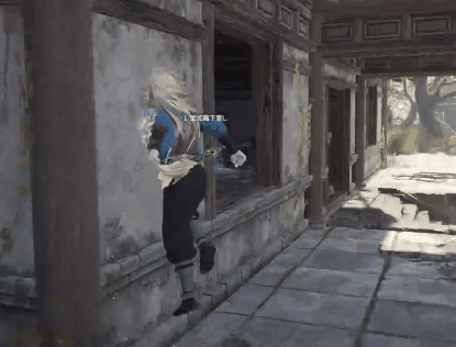 永劫无间的新武器真是越出越厉害了，扇子目前已经上线有一段时间了，相信兄弟们都已经玩过了吧。要我说扇子这个机制是真的厉害，我说这是加强版的匕首应该没人反对吧。在保留匕首特点的同时增加了很多机制，直接把这把武器的上限拉高了一大截。这次要说的就是关于扇子特殊机制的新玩法。

总所周知，扇子在攻击过后接闪避再快速接左键是可以打出风的，这个风是可以把敌人击飞击退的，而且这个风是白刀，所以根本不怕被振刀，这个招式还有个很帅的名字“扇里走丸”。试想一下，不需要蓄力，白刀就能把人打出击飞和击退，那么如果是两个会怎么样呢？

来看这一波，两个人其中一个打出对手的僵直后，另外一个人就可以接吹风了，两个人左一下，右一下。可怜这个被吹的三娘，估计是个带F1想秀的高手，因为没有受击技能，就直接这样活活被两个人颠勺颠死，实在太恶心了，原来这才是双排扇子的正确玩法吗？


如果说之前的扇风需要两个人把敌人包在中间，而且扇风还需要不断调整角度，那么直接把敌人逼在角落呢？还是这个可怜的三娘，刚刚返魂就又被这两个蛇精病抓到了，上来被振刀一下，然后就又是扇风循环，你一下我一下，两人直接化身亚索加永恩。这个玩法真的是太快乐了，真的可以拉个兄弟打双排的时候试一下这个玩法，遇见没受击的敌人直接折磨。[topic src="187055"]#永劫无间精选内容[/topic][topic src="225248"]#永劫新武器扇子新玩法，双人颠勺[/topic]