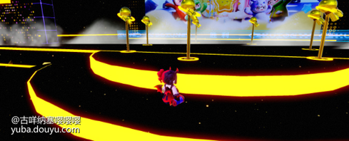 1.左侧舞台有一个按钮 如图1
2.右侧舞台有一个按钮 如图2
3.刚到舞台场景左右两侧都有观光电梯
4.最后走到大舞台最后就胜利了
也可以看图，仰视地图看有蓝色星星的地方就是热身任务[topic src=&#34;227726&#34;]#元梦之星攻略[/topic]