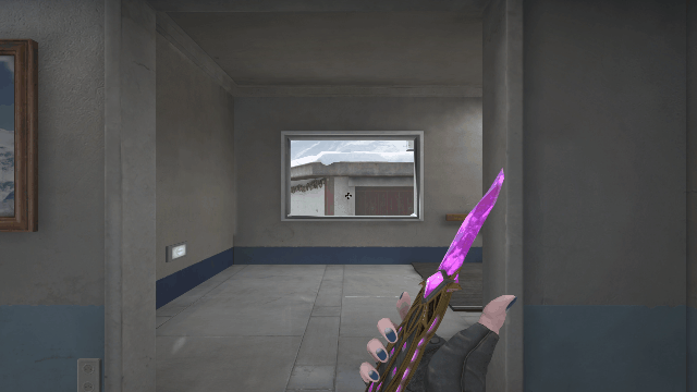 来自掌火哈啤妃思
最近近战武器的传奇皮肤新增数量有比较明显的提升，元素熔炉的鹰爪和最近的弹簧刀炫光之刃，蝴蝶刀这把热门武器在最近也是要迎来上新了，且是传说级别的武器皮肤，同时附带一个炫彩皮肤出现，本期带来的就是蝴蝶刀传说魔石和炫彩皮肤的展示，来看看全新蝴蝶刀皮肤的效果吧！

【蝴蝶刀 传说魔石】

皮肤介绍：
相传在海洋尽头有一处被巨龙守护的大陆，那里的石头可以制作附带魔法的武器。

手中转圈依旧是蝴蝶刀魅力的所在，传说魔石下的蝴蝶刀转圈会有光效弧线伴随，几道魔法光效数量还会随着转圈提升，从屏幕的四周向传说魔石聚集，光效基本都是在武器本身外展现。

最后一段检视效果就更为精彩，破碎的传说魔石展开非常漂亮，断刀再重铸的过程还有三道魔法光效飞出，也是检视效果里唯一会和武器模型有互动的动画，四段破碎的魔石组成了蝴蝶刀的刀刃。
【蝴蝶刀 传说魔石 青蛇】

皮肤介绍：
相传在海洋尽头有一处被巨龙守护的大陆，那里的石头可以制作附带魔法的武器。探险者在一只盘旋的青蛇旁边发现了更为稀有的青色石头，将之制作成了武器。
C
传说魔石对武器的模型进行了一些小改变，刀柄部位稍微进行了一些弯曲，传说魔石的刀柄部位有紫色魔石附着，青蛇刀柄的魔石会相对暗淡一些。青蛇的刀刃部位非常具有晶莹剔透的玉石质感，而传说魔石的刀刃部位由于紫色魔石光效原有看起来会稍显暗淡和具有神秘气息！
以上就是本期带来的蝴蝶刀传说魔石和炫彩皮肤展示，蝴蝶刀新皮肤的动画过程很长且非常炫酷，最后断刀重铸的过程美感十足，比较适合生化追击里边跑边玩。大家觉得蝴蝶刀新皮肤的表现如何？欢迎在评论区留言交流，也期待能点赞或分享文章，这里是哈啤妃思，我们下期再见。
（体验服并非最终版本 一切以正式服为准）[topic src="153310"]#CFHD1月新版本[/topic]