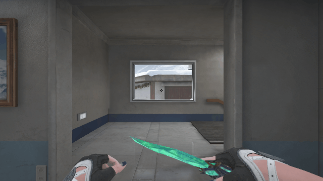 来自掌火哈啤妃思
最近近战武器的传奇皮肤新增数量有比较明显的提升，元素熔炉的鹰爪和最近的弹簧刀炫光之刃，蝴蝶刀这把热门武器在最近也是要迎来上新了，且是传说级别的武器皮肤，同时附带一个炫彩皮肤出现，本期带来的就是蝴蝶刀传说魔石和炫彩皮肤的展示，来看看全新蝴蝶刀皮肤的效果吧！

【蝴蝶刀 传说魔石】

皮肤介绍：
相传在海洋尽头有一处被巨龙守护的大陆，那里的石头可以制作附带魔法的武器。

手中转圈依旧是蝴蝶刀魅力的所在，传说魔石下的蝴蝶刀转圈会有光效弧线伴随，几道魔法光效数量还会随着转圈提升，从屏幕的四周向传说魔石聚集，光效基本都是在武器本身外展现。

最后一段检视效果就更为精彩，破碎的传说魔石展开非常漂亮，断刀再重铸的过程还有三道魔法光效飞出，也是检视效果里唯一会和武器模型有互动的动画，四段破碎的魔石组成了蝴蝶刀的刀刃。
【蝴蝶刀 传说魔石 青蛇】

皮肤介绍：
相传在海洋尽头有一处被巨龙守护的大陆，那里的石头可以制作附带魔法的武器。探险者在一只盘旋的青蛇旁边发现了更为稀有的青色石头，将之制作成了武器。
C
传说魔石对武器的模型进行了一些小改变，刀柄部位稍微进行了一些弯曲，传说魔石的刀柄部位有紫色魔石附着，青蛇刀柄的魔石会相对暗淡一些。青蛇的刀刃部位非常具有晶莹剔透的玉石质感，而传说魔石的刀刃部位由于紫色魔石光效原有看起来会稍显暗淡和具有神秘气息！
以上就是本期带来的蝴蝶刀传说魔石和炫彩皮肤展示，蝴蝶刀新皮肤的动画过程很长且非常炫酷，最后断刀重铸的过程美感十足，比较适合生化追击里边跑边玩。大家觉得蝴蝶刀新皮肤的表现如何？欢迎在评论区留言交流，也期待能点赞或分享文章，这里是哈啤妃思，我们下期再见。
（体验服并非最终版本 一切以正式服为准）[topic src="153310"]#CFHD1月新版本[/topic]